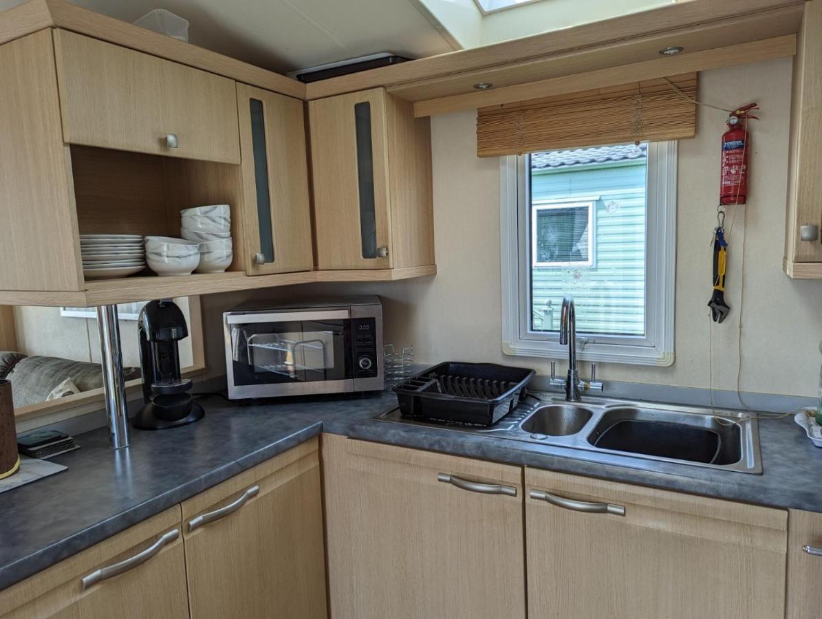 6 Berth Holiday Home On Ocean Edge Near Morecambe Heysham Bagian luar foto