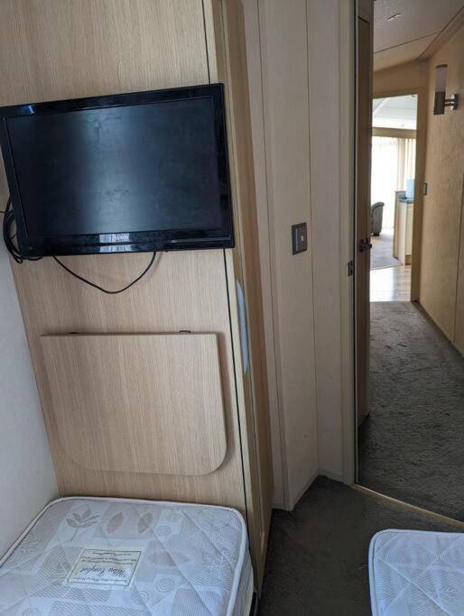 6 Berth Holiday Home On Ocean Edge Near Morecambe Heysham Bagian luar foto